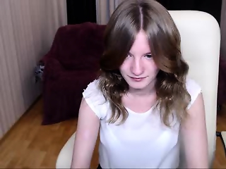 plori_ is 18 year old cute webcam girl