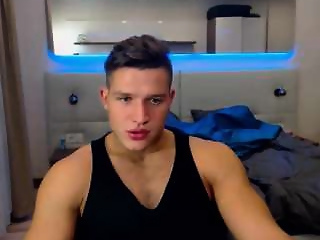 william_mann is 20 year old sexy webcam boy
