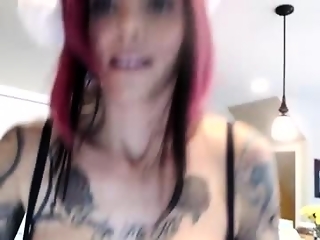 annabellpeaksxx is 40 year old webcam girl