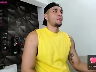 fabi_calde is 27 year old gay webcam boy