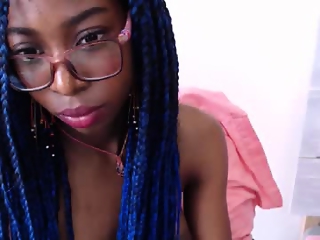 amatiistur is 18 year old latino webcam girl