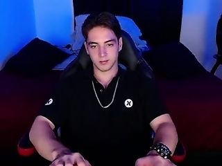 alex_smith0 is 25 year old webcam boy