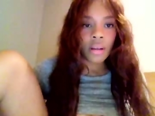 miamuffin8 is 27 year old redhead, ebony webcam girl