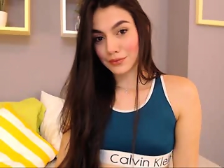 ellamancini is 23 year old latino webcam girl