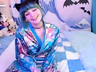 auragotchi is 22 year old webcam girl