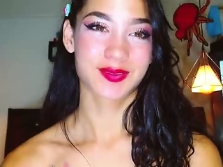 mara__ross is 21 year old latino webcam girl