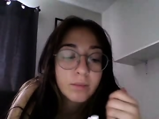 _sexylittleslutt is  year old sexy webcam girl