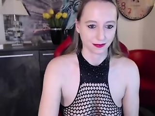 nataliealba is 36 year old webcam girl