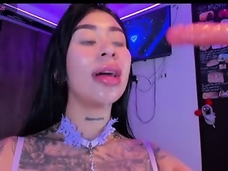 hilary_jones_22 is 22 year old fetish webcam girl