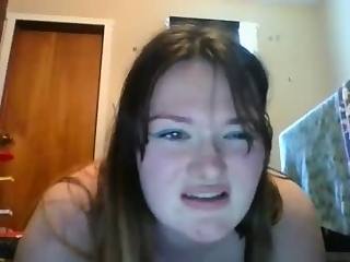 milkyemm is  year old webcam girl