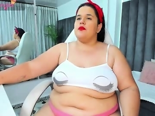 natalia_curvy1 is  year old webcam girl