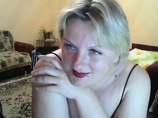 KyliePage1 is 40 year old blonde, wild girl
