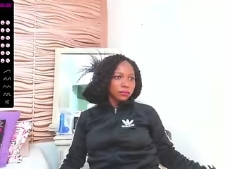 mia_pineda is 32 year old horny ebony webcam girl