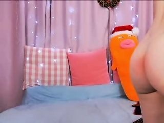 ariana_petite is 22 year old webcam girl