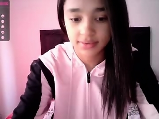 kimberly_slim is 20 year old latino webcam girl