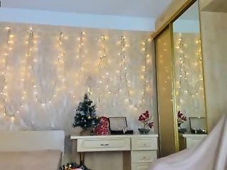 alicekingsleigh is 20 year old cute webcam girl