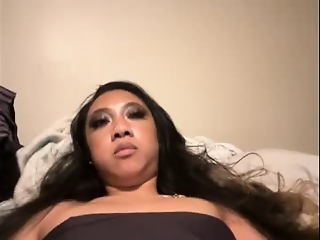 preeminentjess is  year old webcam girl