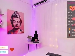 i_amlilithx is 23 year old latino webcam girl