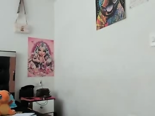 mia_kanee is  year old webcam girl