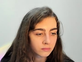 prettysomething is 20 year old pretty webcam girl