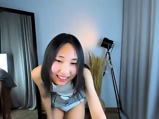 lissa_mur is 18 year old shy asian webcam girl