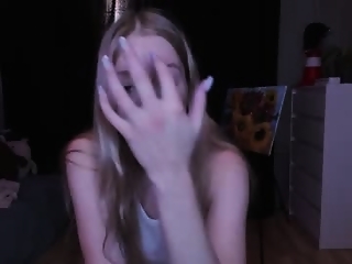 sexy_misses19 is 18 year old sexy blonde webcam girl