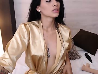 connie_deep is 24 year old latino webcam girl