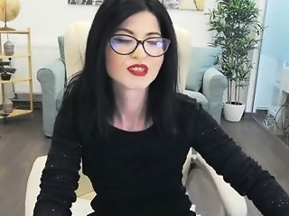 flirtysecretary is 31 year old webcam girl