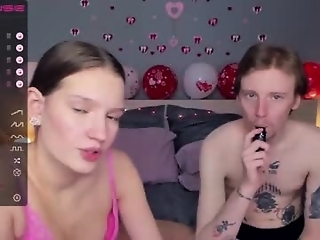 cassietyler is 19 year old romantic webcam couple