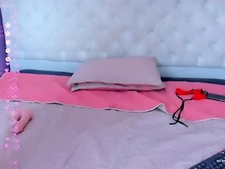 sary_hott is 18 year old webcam girl