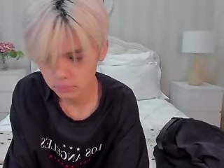 felix_rey is 18 year old cute webcam boy