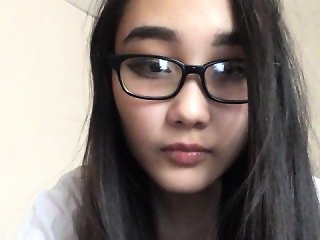 InJiOcean99 is 19 year old brunette, asian webcam girl