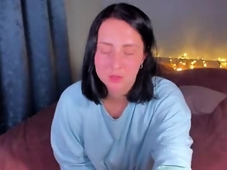 burn_lissa is 19 year old shy bbw webcam girl