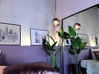 ellediane is  year old latino webcam girl