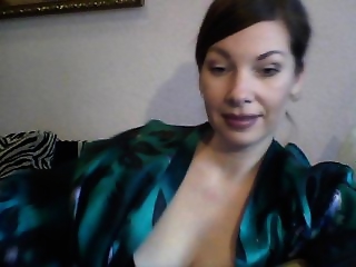 jannina is 35 year old brunette, latino webcam girl