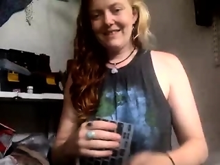 lyrann1 is  year old webcam girl