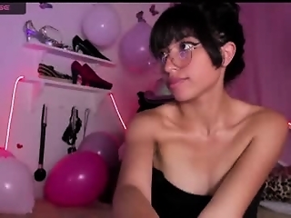 salomackay is 19 year old latino webcam girl