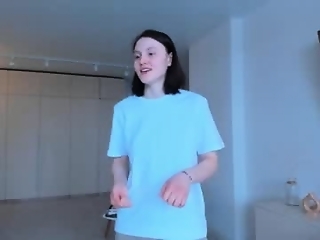 megancooks is 18 year old cute webcam girl