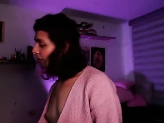 golden_alaska is  year old sexy webcam shemale