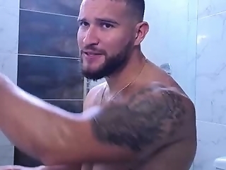 andrewdiaz_ is 24 year old straight webcam boy