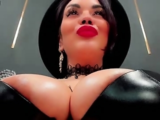 queenofurkink is  year old fetish webcam girl