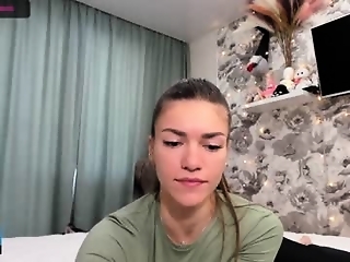 joconda is 27 year old beautiful webcam girl