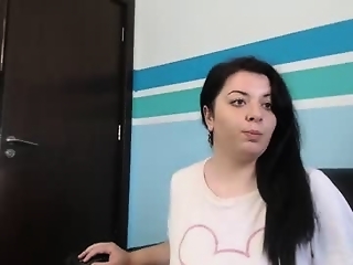 amiraisa is 24 year old webcam girl