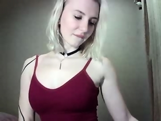 caramel_pie_ is 20 year old cute blonde webcam girl