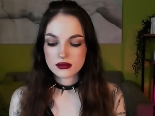 bratziedarsie is 20 year old fetish webcam shemale