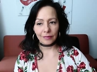 dakota_jobs is 50 year old sexy latino webcam girl