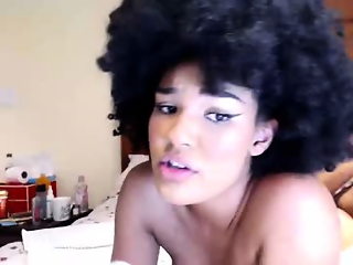 softbby123 is 18 year old cute ebony webcam couple