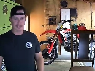 garagesex22 is  year old webcam couple