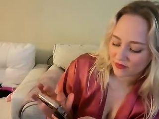 goddessmayvn is  year old webcam girl