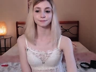 fleximona is  year old webcam girl